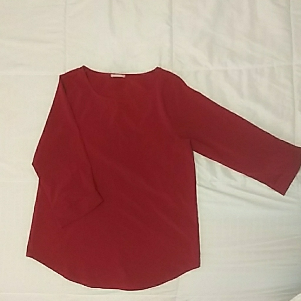 A longs sleeve casual shirt